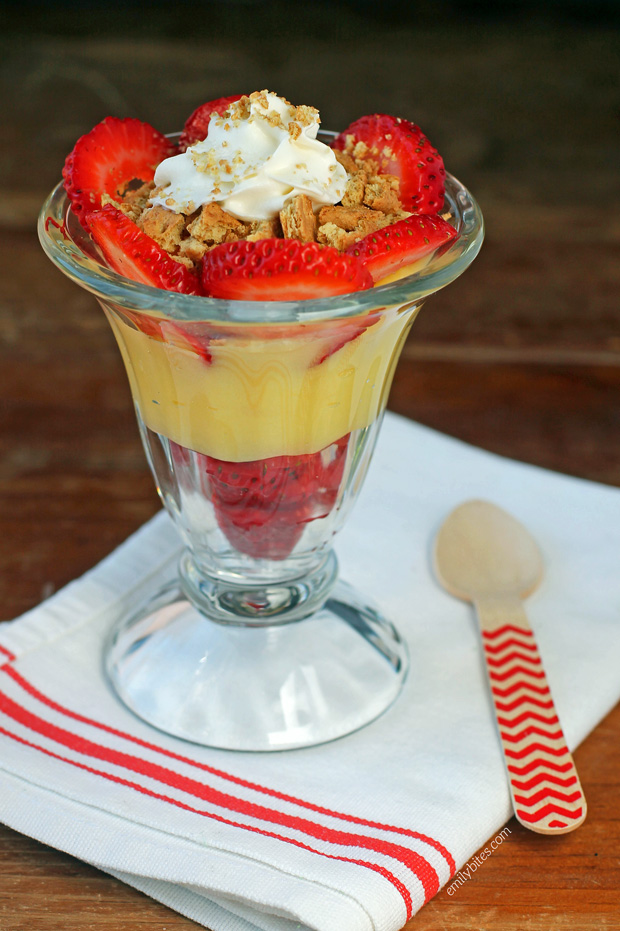 Strawberry Cheesecake Pudding Parfaits - Emily Bites