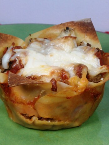 Lasagna Wonton Cupcakes