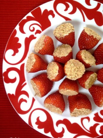 Cheesecake Stuffed Strawberries