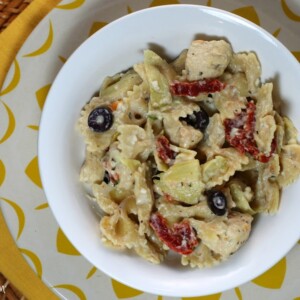Mediterranean Pasta in a Creamy Feta Sauce