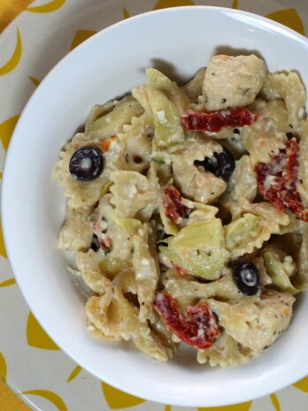 Mediterranean Pasta in a Creamy Feta Sauce