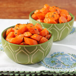 Garlic Thyme Roasted Carrots