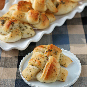 Easy Garlic Knots