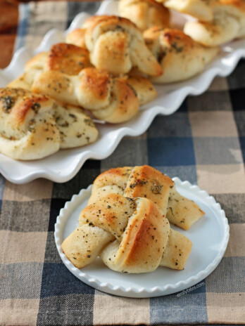 Easy Garlic Knots