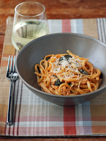 Slow Cooker Kickin’ Chicken Pasta