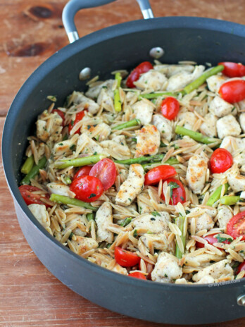 Lemon Chicken Orzo with Tomatoes and Asparagus