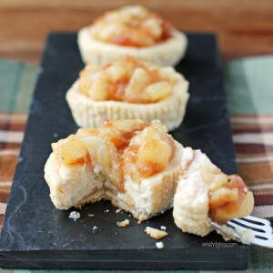 Apple Cinnamon Cheesecake Cups