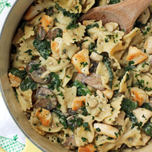 One-Pot Creamy Garlic Chicken Pasta