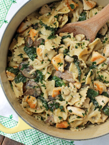 One-Pot Creamy Garlic Chicken Pasta
