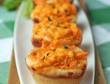 Mini Buffalo Chicken Dip Bread Bowls - Emily Bites