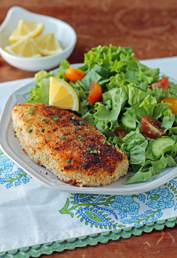 Crispy Onion Dip Chicken with salad