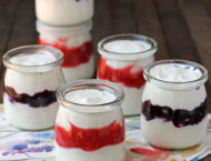 Make-Ahead Berry Yogurt Parfaits in jars