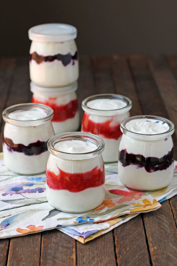 Make-Ahead Berry Yogurt Parfaits - Emily Bites