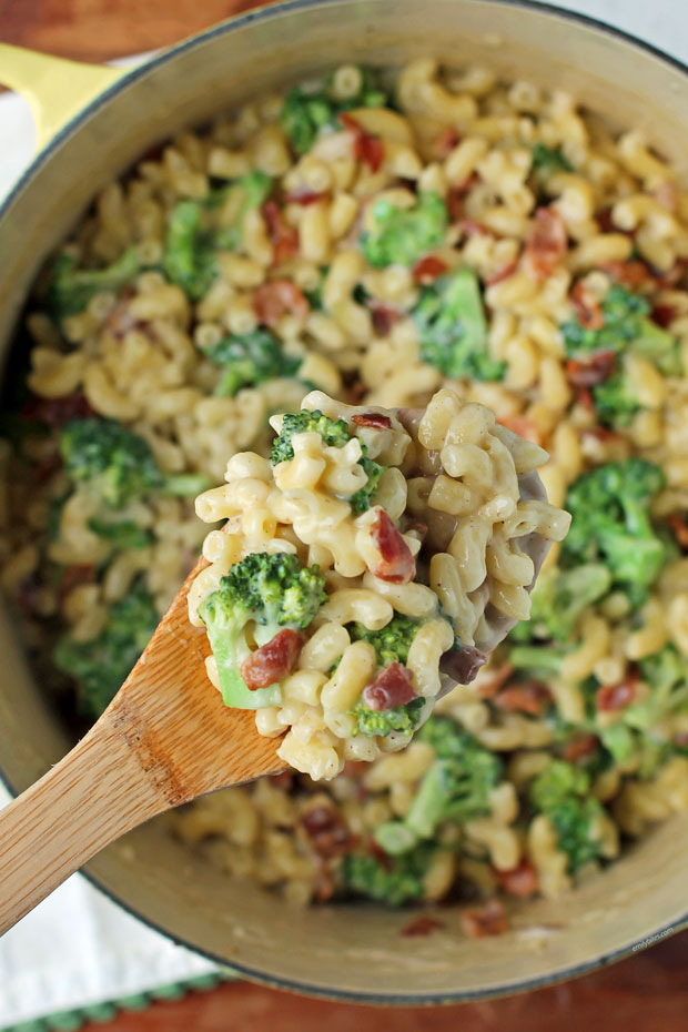 One-Pot Bacon Broccoli Mac and Cheese on a spoon