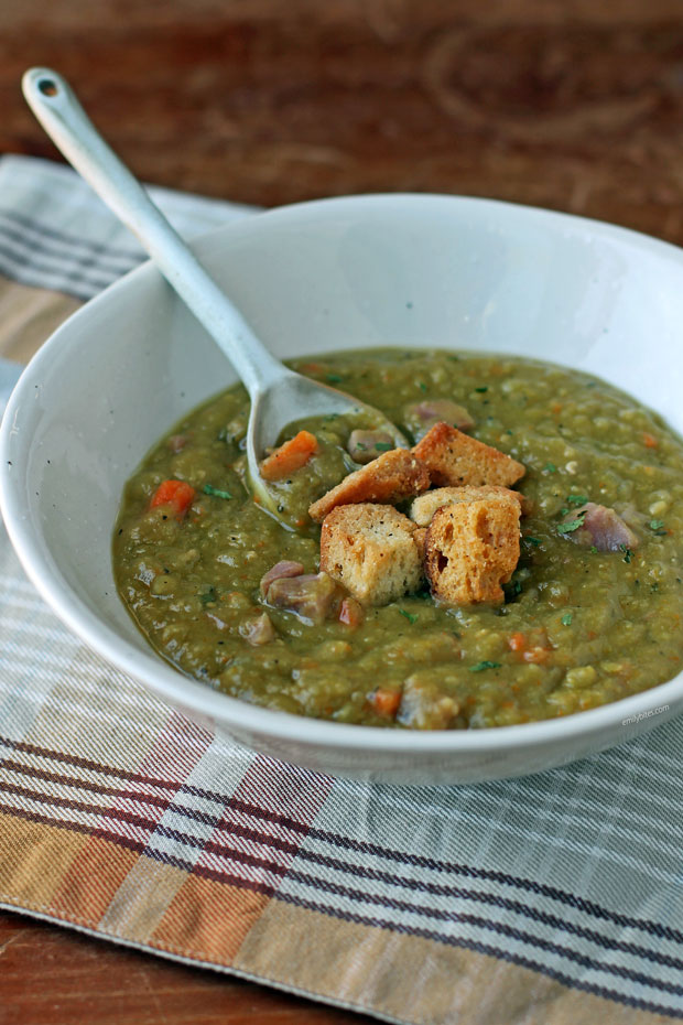 Slow Cooker Split Pea Soup with Ham in a bowl