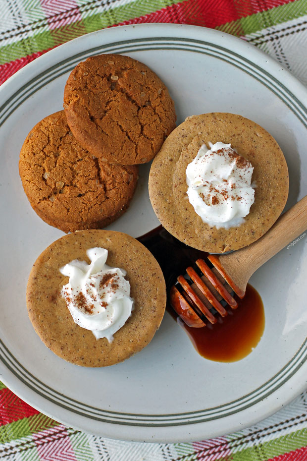 Gingerbread Cheesecake Cookie Cups