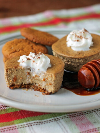 Gingerbread Cheesecake Cups cut open
