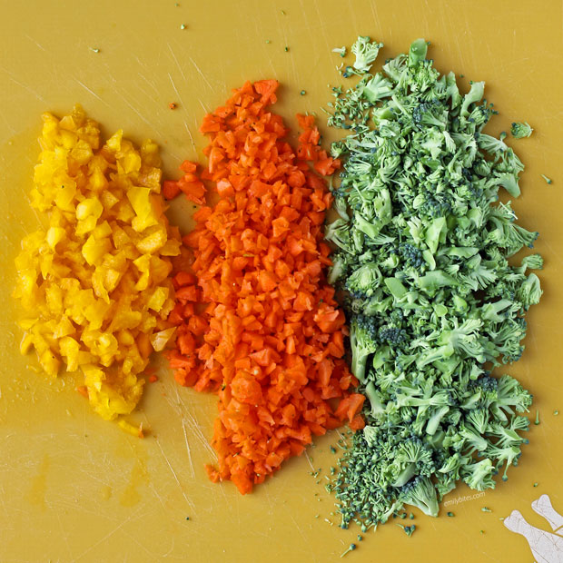 Minced peppers, carrots and broccoli