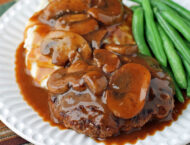 Salisbury Steak with Mushroom Gravy, mashed potatoes, and green beans