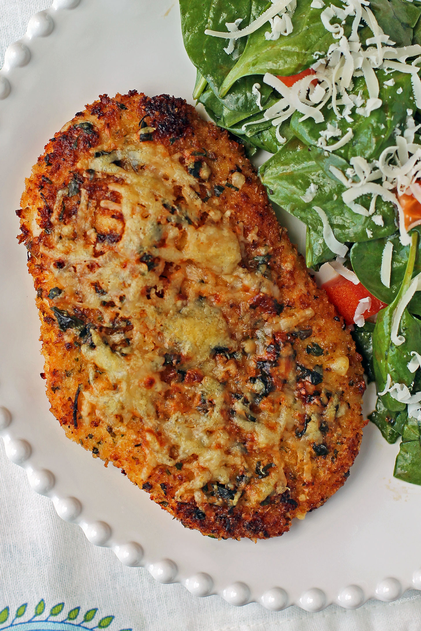 Crispy Garlic Parmesan Chicken - Emily Bites