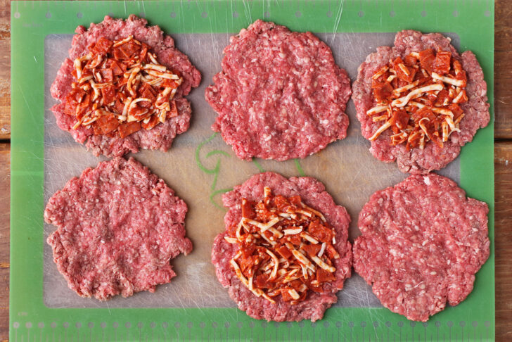 Stuffed Pizza Burgers with filling