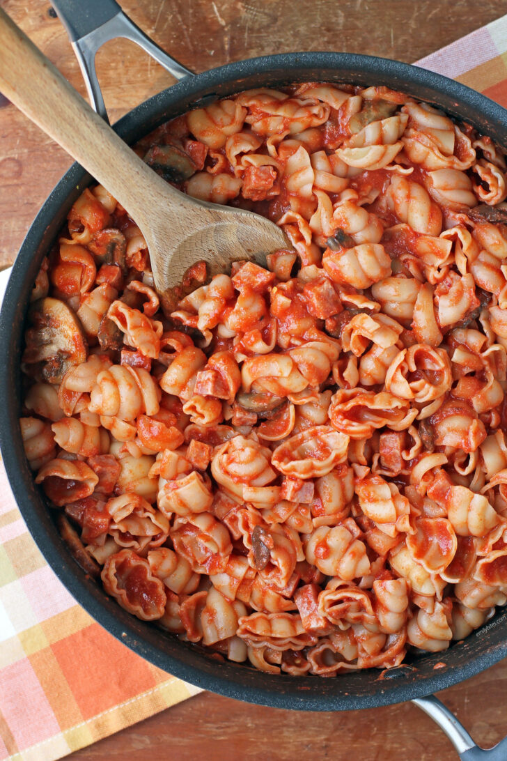 Creamy Tomato Pasta with Ham in the pan