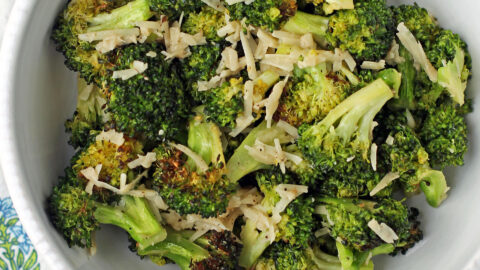 Air Fryer Garlic Parmesan Broccoli in a serving bowl
